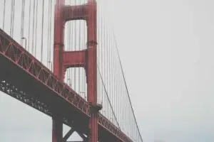 Leia mais sobre o artigo Jeans Clássico: O Estilo Atemporal que Nunca Sai de Moda