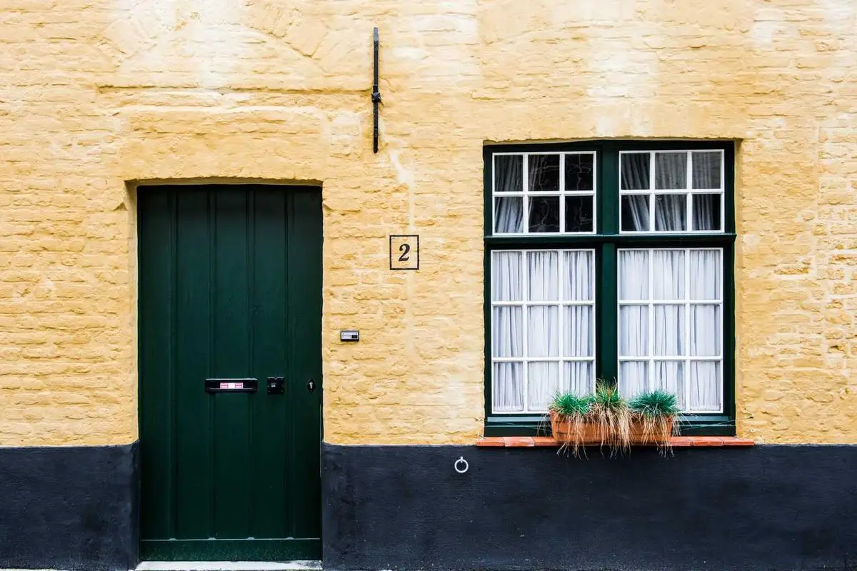 Leia mais sobre o artigo Looks modernos em 2025 com peças vintage reutilizadas